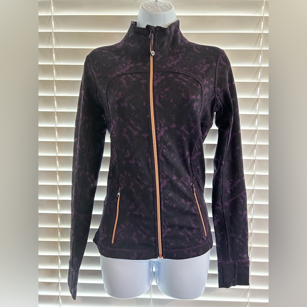 Rare Lululemon Define Jacket, sz 6, Purple/ Black w/ Gold Zipper, Like New